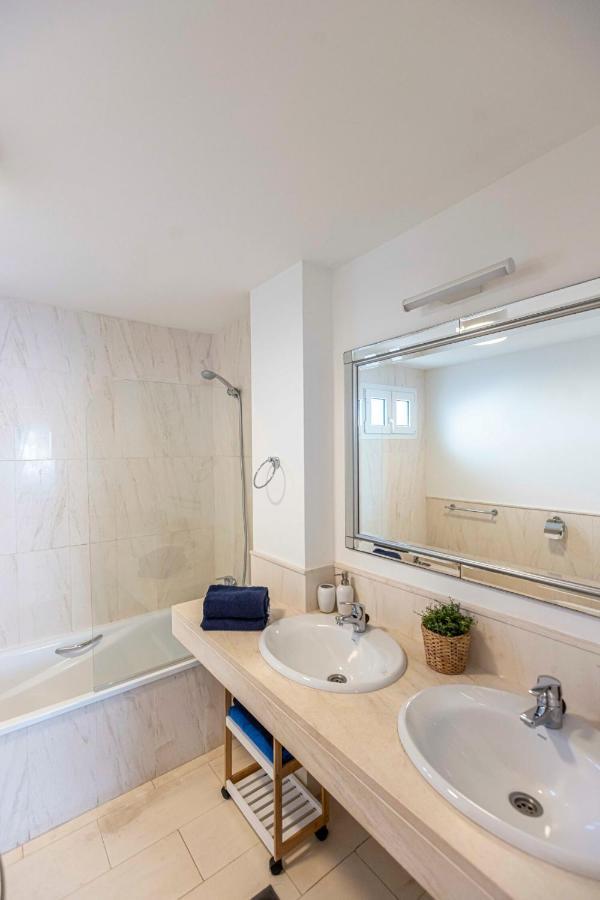 Frontline Beach Penthouse In Mi Capricho Sitio de Calahonda Exterior foto